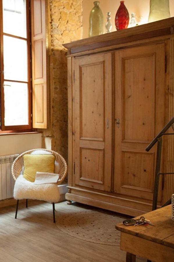 Authentic Loft With Mezzanine & Exposed Stones Heart Of Apartamento